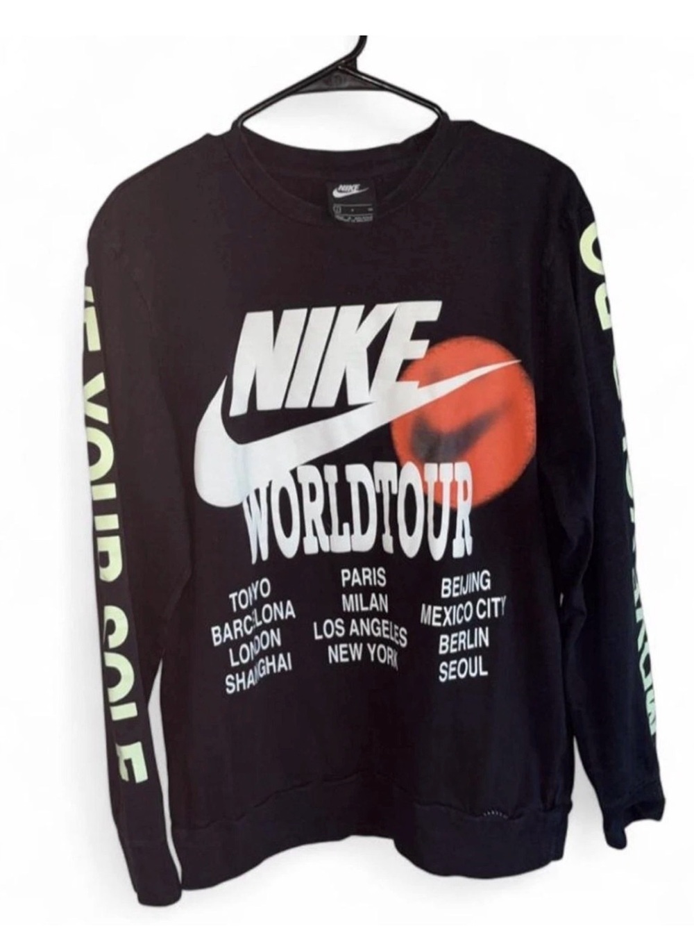 Men’s Nike Shirt Size S Black World Tour Glow In The Dark Pullover Long Sleeve
